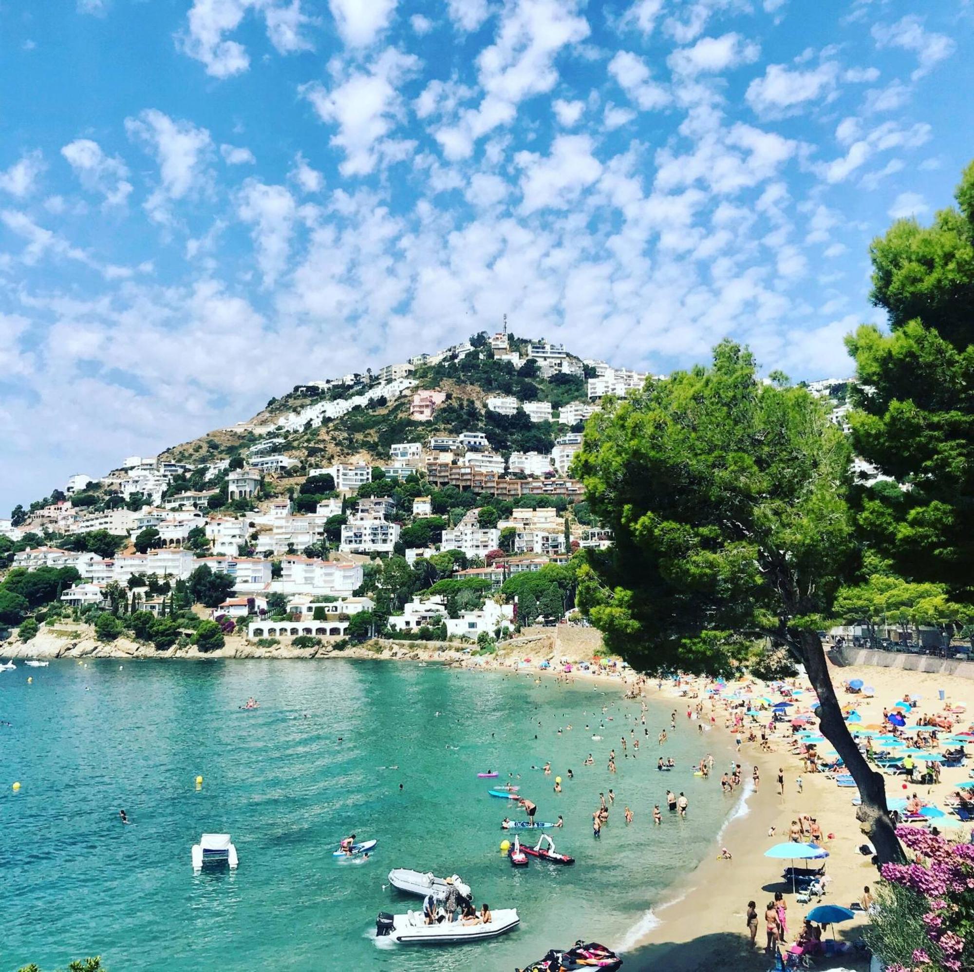 Apartamento En Roses A 2 Minutos De La Playa Con Vista Al Mar Gerona Exterior foto